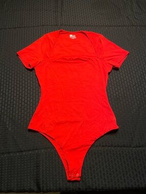HYZ Vibrant Red Square Neck Short Sleeve Bodysuit